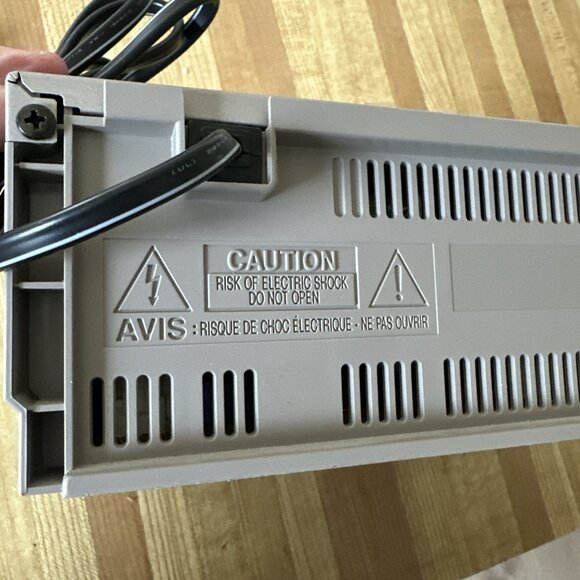 RCA VR546 VR637 VR637HF VCR 4-Head Mono VHS Tape Player AccuSearch No Remote - Picture 10 of 13